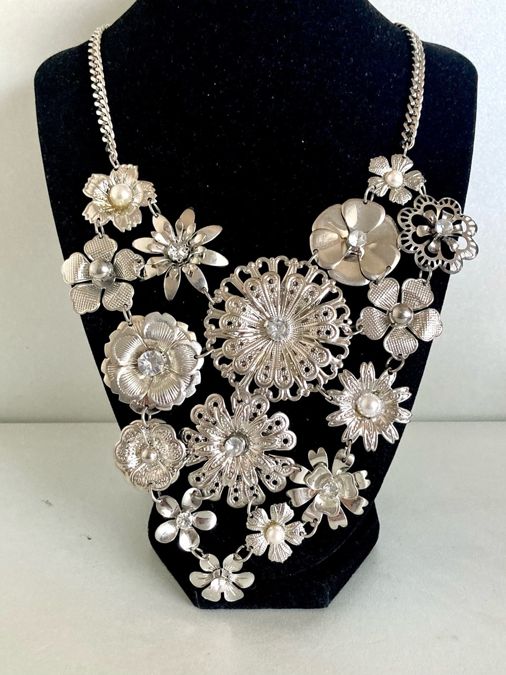 Y2K vintage Silver tone Floral Statement preloved Necklace fairlycore Jewelry